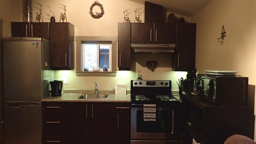Wild Coast Chalets Port Renfrew Δωμάτιο φωτογραφία