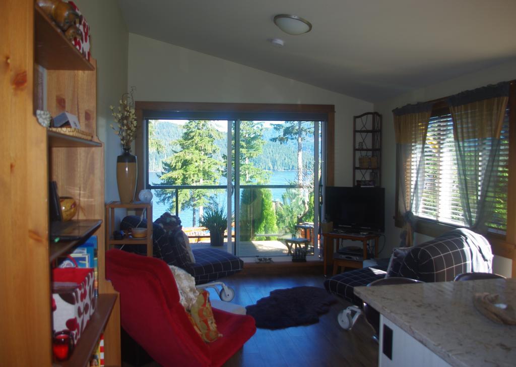 Wild Coast Chalets Port Renfrew Δωμάτιο φωτογραφία