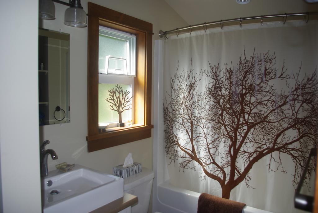 Wild Coast Chalets Port Renfrew Δωμάτιο φωτογραφία