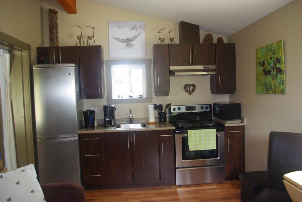 Wild Coast Chalets Port Renfrew Δωμάτιο φωτογραφία